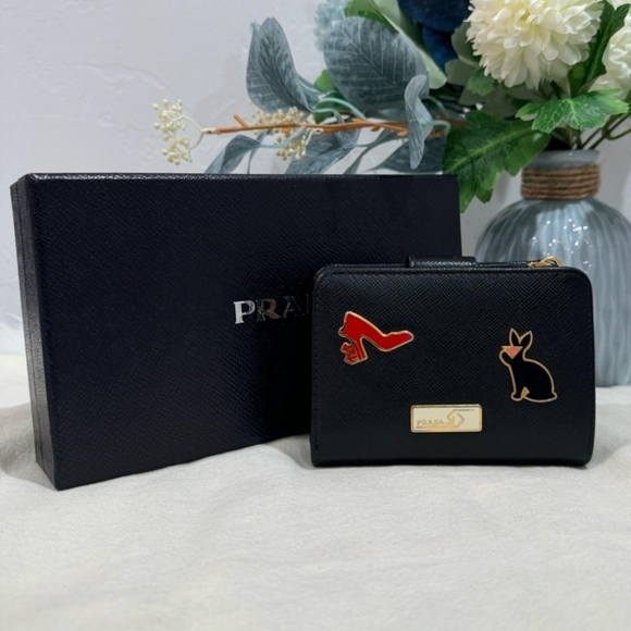 Prada Bifold Saffiano Wallet - Picture 1 of 12